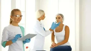 منظف وجه للبشرة: نصائح لاختيار أفضل غسول يناسب بشرتكِ