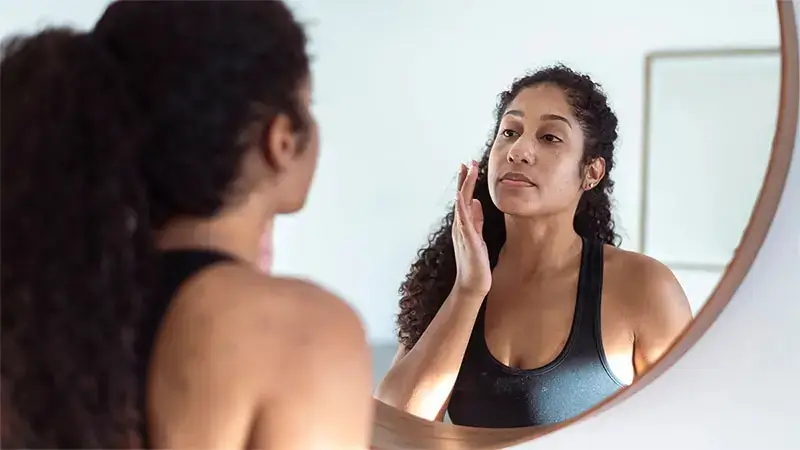 مكونات طبيعية لترميم حاجز البشرة وسد الفجوات الدهنية